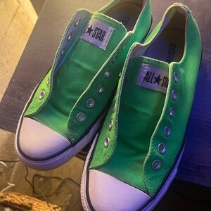 Neon green Low-Top Converse Sneakers in Green